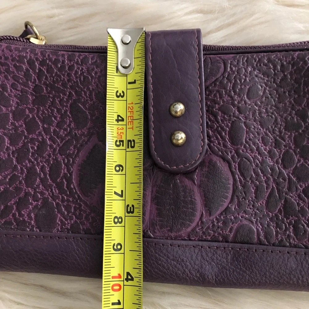 Great American Leather Works purple embossed leather wallet clutch purse - Picture 9 of 11